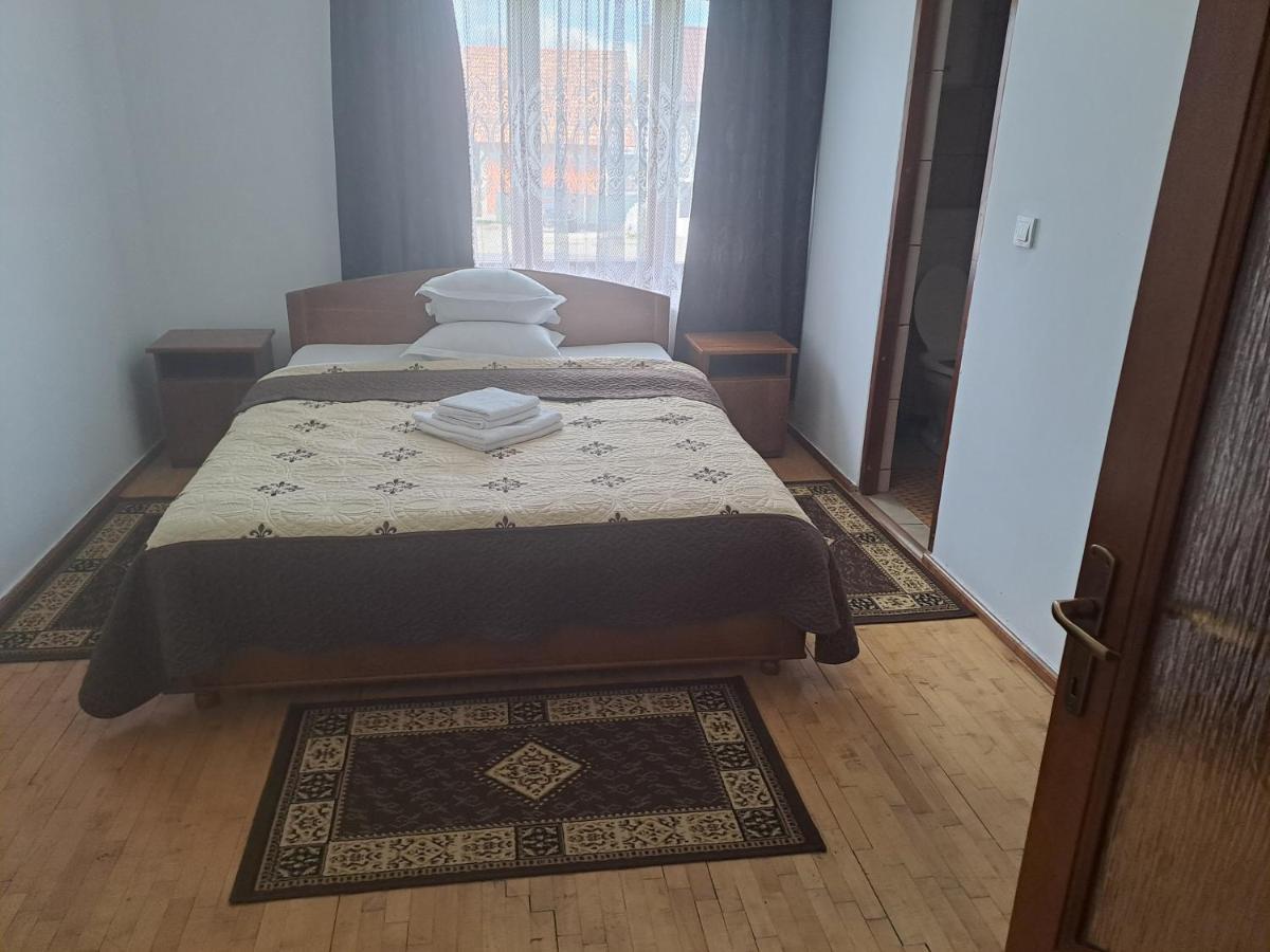 Pensiunea Rednic Lenuta Giulesti Bagian luar foto