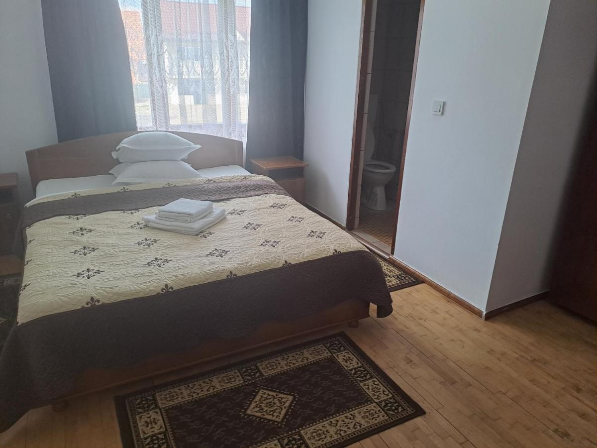 Pensiunea Rednic Lenuta Giulesti Bagian luar foto